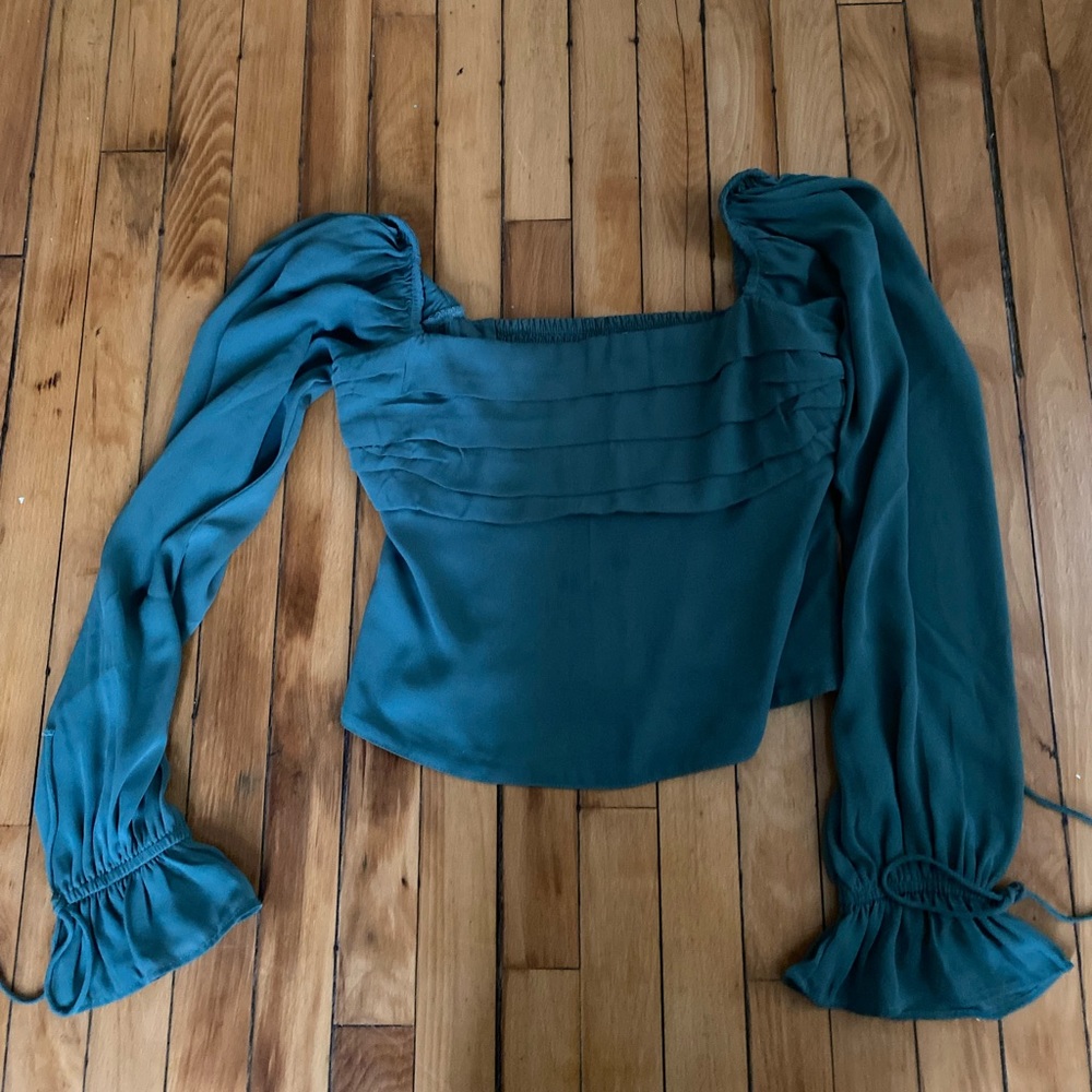 Pleated Long Sleeve top